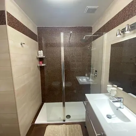 Superbe Avec Terrasse En Front De * Μεντόν