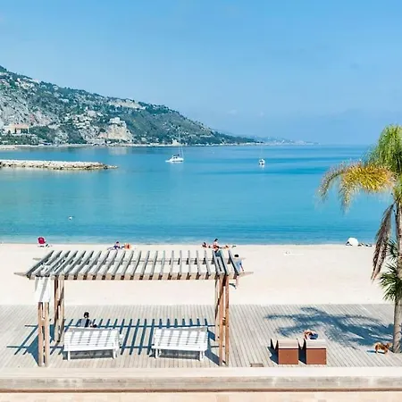 Superbe Avec Terrasse En Front De Μεντόν