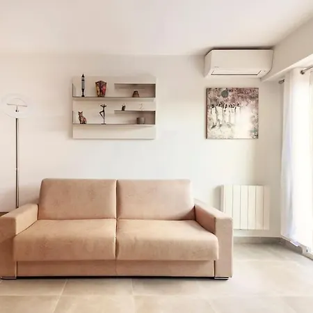 Апартаменты Superbe Avec Terrasse En Front De Ментона