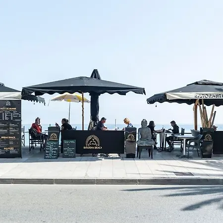 Апартаменты Superbe Avec Terrasse En Front De Ментона