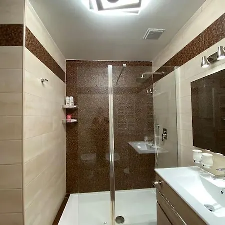 Superbe Avec Terrasse En Front De Μεντόν