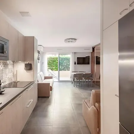 Superbe Avec Terrasse En Front De Appartement