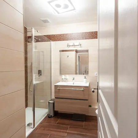 Superbe Avec Terrasse En Front De *