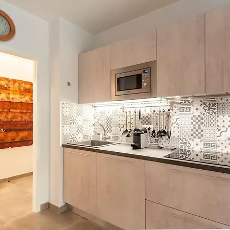 Superbe Avec Terrasse En Front De Menton