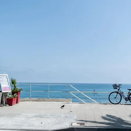 Superbe Avec Terrasse En Front De Appartement