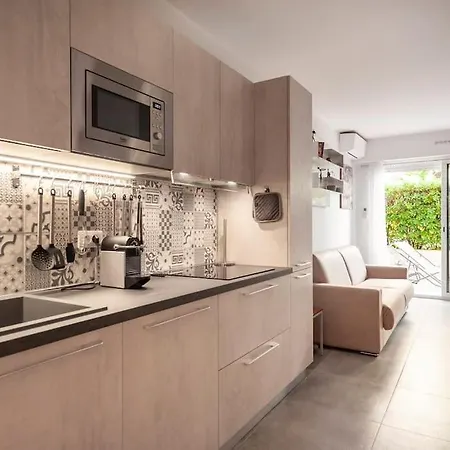 Superbe Avec Terrasse En Front De Appartement