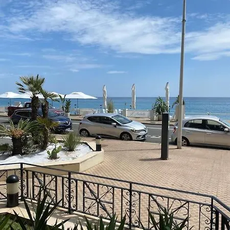 Superbe Avec Terrasse En Front De *