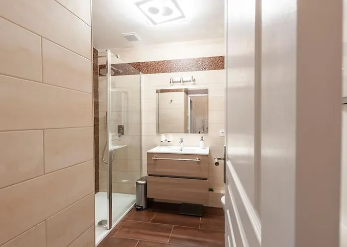 Superbe Avec Terrasse En Front De *