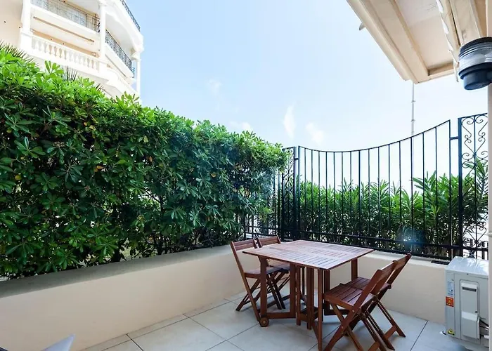 Superbe Avec Terrasse En Front De *