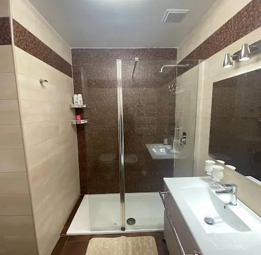 Superbe Avec Terrasse En Front De * Μεντόν