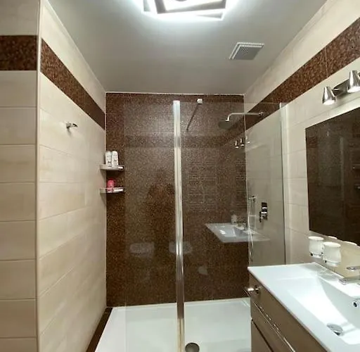 Superbe Avec Terrasse En Front De Menton