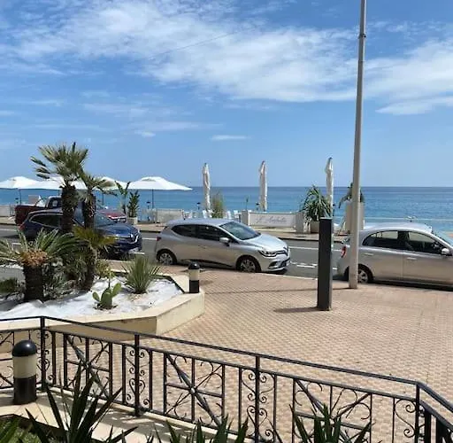 Superbe Avec Terrasse En Front De *